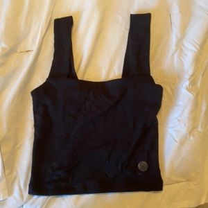 Black cropped tank